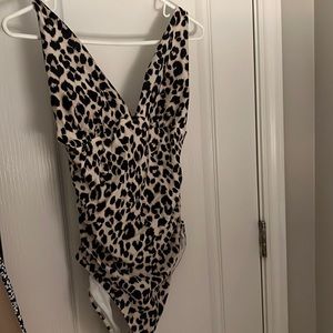 Leopard Primt Old navy swimsuit